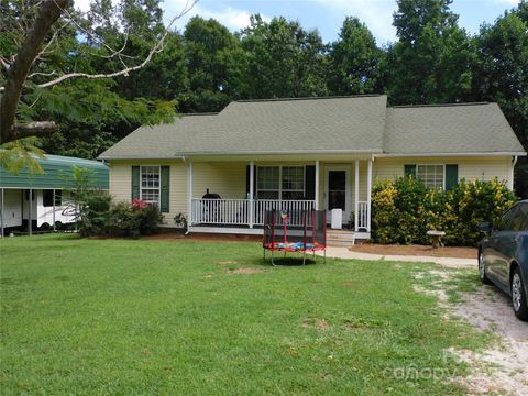 Single Family Residence in Blacksburg SC 14440 W Highway 55 Highway.jpg