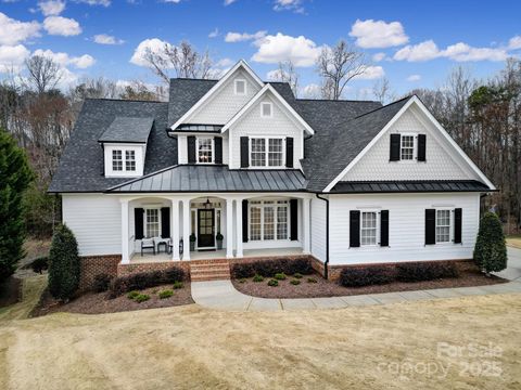 Single Family Residence in Fort Mill SC 411 Belo Court.jpg