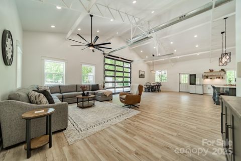 Single Family Residence in Fort Mill SC 2003 Briarwood Circle.jpg