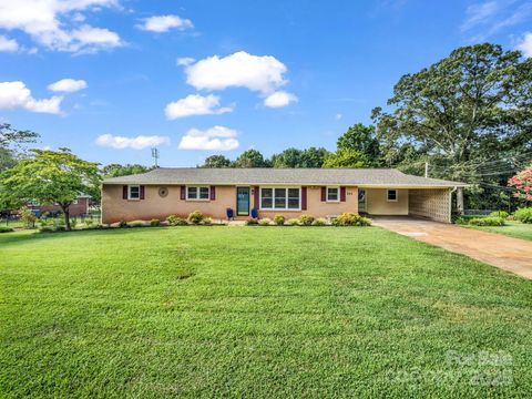 Single Family Residence in Forest City NC 311 Franklin Drive.jpg