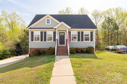 Single Family Residence in Rock Hill SC 1527 Meadow Glen Lane.jpg