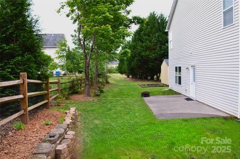Single Family Residence in Fort Mill SC 2624 St Helena Court 33.jpg