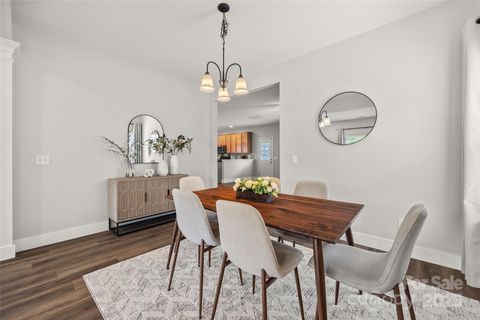 Single Family Residence in Fort Mill SC 2624 St Helena Court 4.jpg