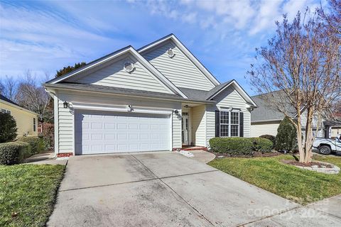 Single Family Residence in Fort Mill SC 3229 Sapphire Lane.jpg