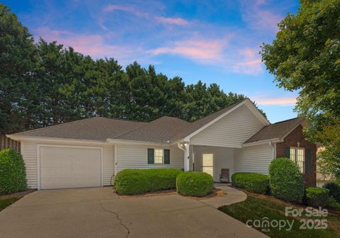 Single Family Residence in Mooresville NC 110 Whitehall Drive.jpg