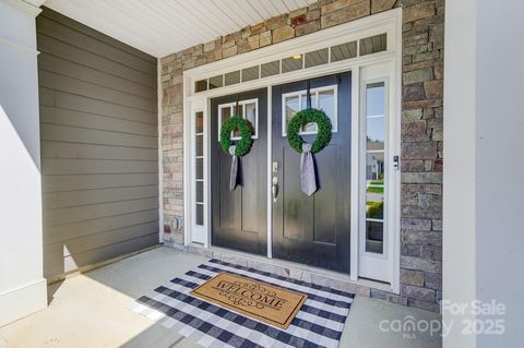 Single Family Residence in Fort Mill SC 6276 Artigas Drive.jpg