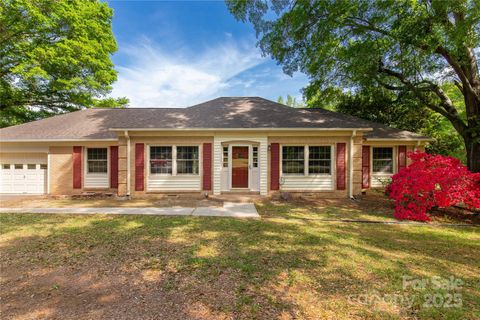 Single Family Residence in Lancaster SC 2007 Green Peach Road.jpg