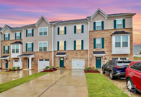 Townhouse in Fort Mill SC 2608 Grantham Place Drive.jpg