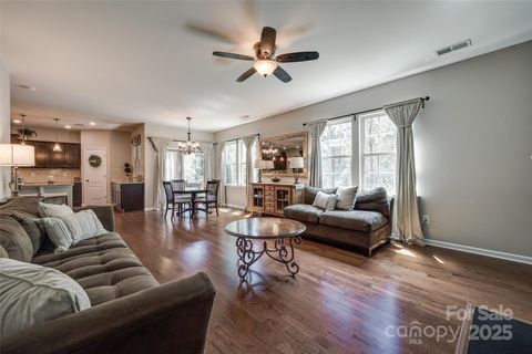 Single Family Residence in Fort Mill SC 1226 Clingman Drive 14.jpg