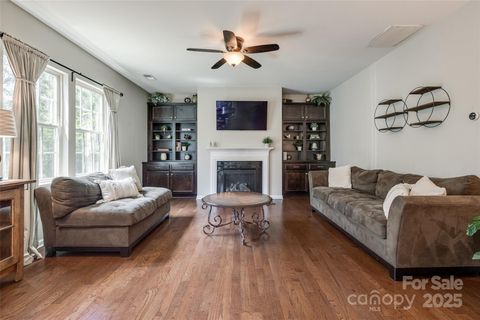 Single Family Residence in Fort Mill SC 1226 Clingman Drive 12.jpg