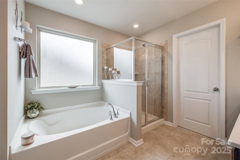 Single Family Residence in Fort Mill SC 1226 Clingman Drive 29.jpg