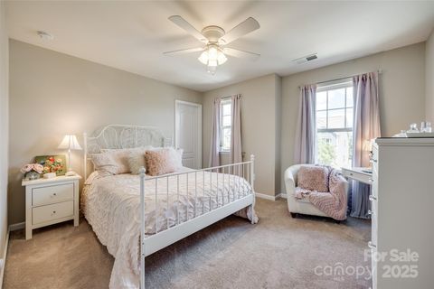 Single Family Residence in Fort Mill SC 1226 Clingman Drive 24.jpg