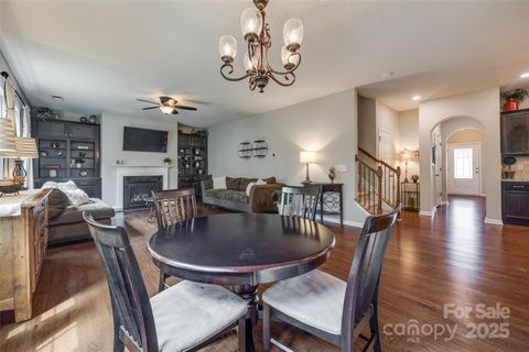 Single Family Residence in Fort Mill SC 1226 Clingman Drive 11.jpg