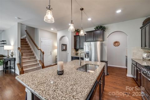 Single Family Residence in Fort Mill SC 1226 Clingman Drive 7.jpg