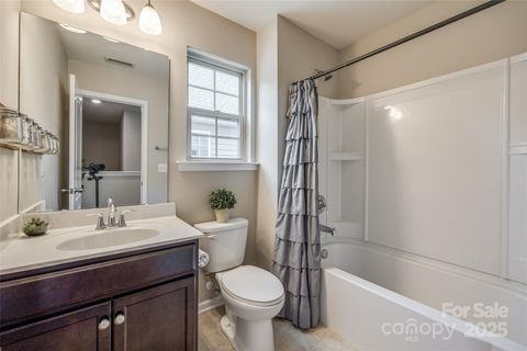 Single Family Residence in Fort Mill SC 1226 Clingman Drive 21.jpg