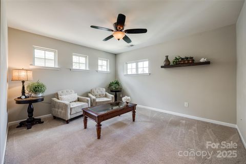 Single Family Residence in Fort Mill SC 1226 Clingman Drive 16.jpg