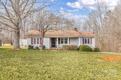 Single Family Residence in Lancaster SC 3015 Pageland Highway.jpg