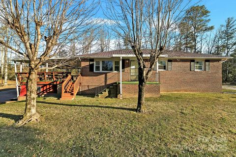 Single Family Residence in Hendersonville NC 44 Tuttle Road.jpg