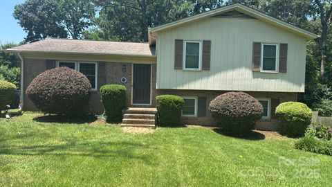 Single Family Residence in Rock Hill SC 1821 Huntington Place.jpg