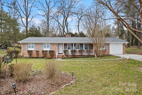 Single Family Residence in Hendersonville NC 116 Arthur Lane.jpg