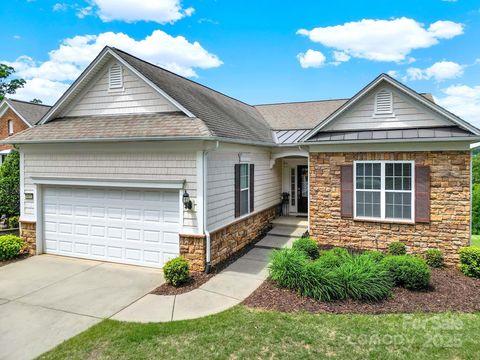 Single Family Residence in Fort Mill SC 54053 Flycatchers Court.jpg