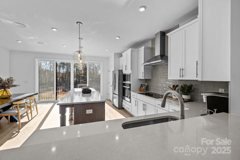 Townhouse in Charlotte NC 3225 Drift Street #63 End 10.jpg