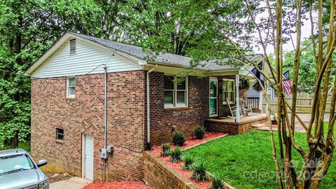 Single Family Residence in Blacksburg SC 206 Logan Drive 2.jpg
