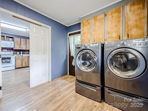 Single Family Residence in Blacksburg SC 206 Logan Drive 14.jpg