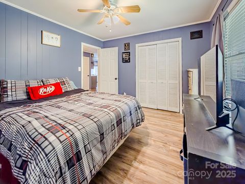 Single Family Residence in Blacksburg SC 206 Logan Drive 18.jpg