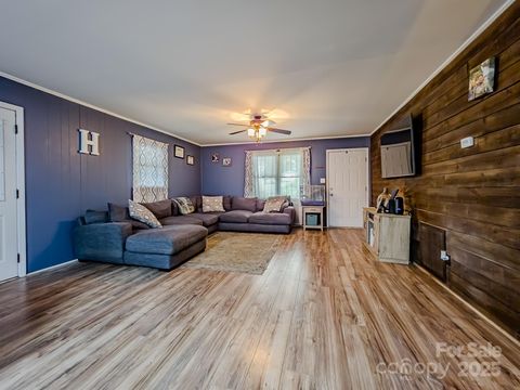 Single Family Residence in Blacksburg SC 206 Logan Drive 5.jpg