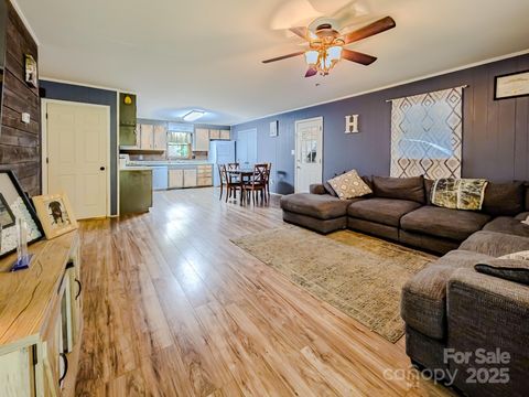 Single Family Residence in Blacksburg SC 206 Logan Drive 7.jpg