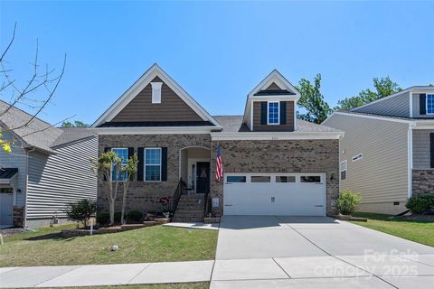 Single Family Residence in Fort Mill SC 2333 Talon Point Circle.jpg