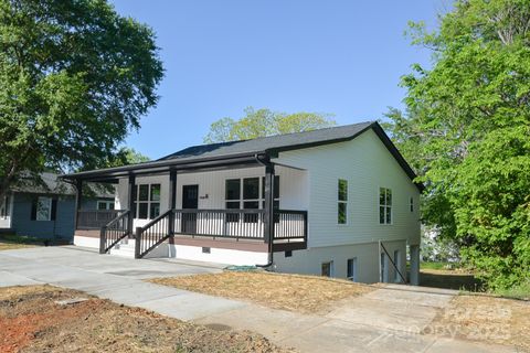 Single Family Residence in Lancaster SC 307 N Catawba Street.jpg