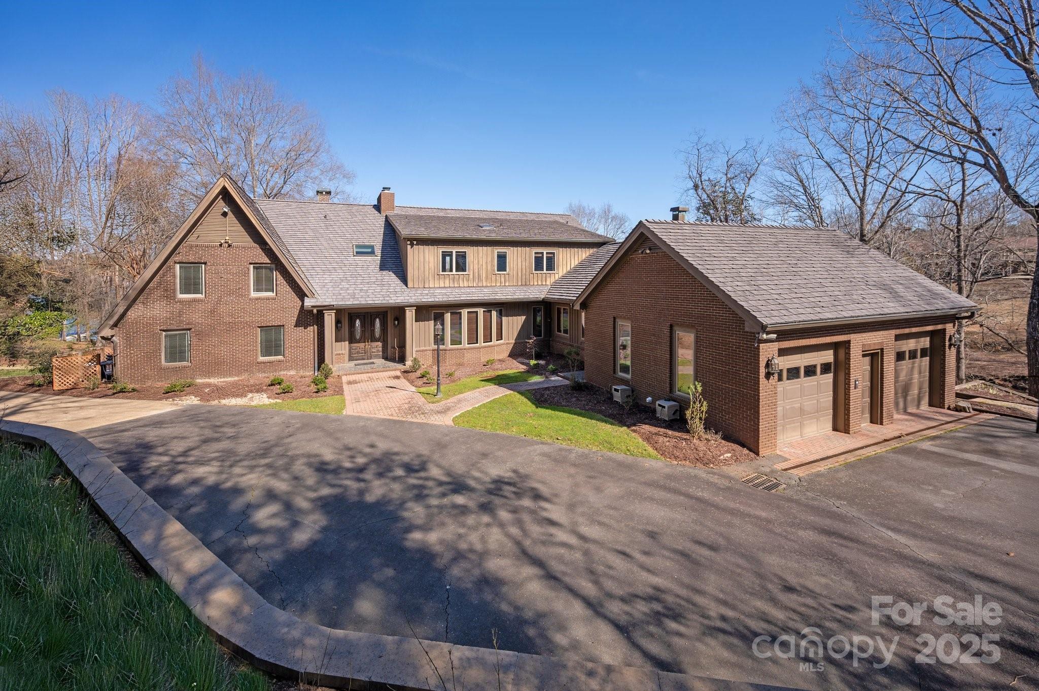 Single Family Residence in Fort Mill SC 2700 River Ridge Place 2.jpg