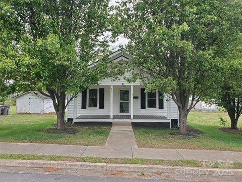 Single Family Residence in Kannapolis NC 301 E 11th Street.jpg