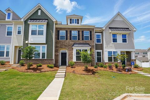 Townhouse in Fort Mill SC 939 Cobbled Way.jpg