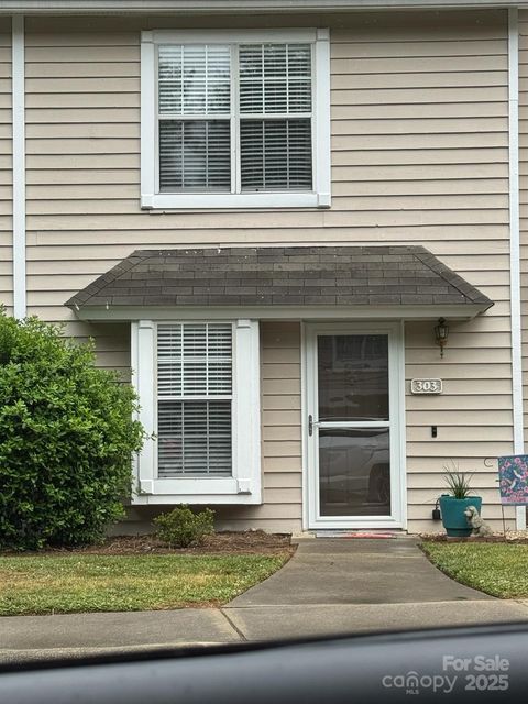 Condominium in Fort Mill SC 303 Heritage Parkway.jpg