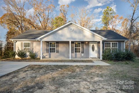 Single Family Residence in Lancaster SC 1681 Evans Drive.jpg