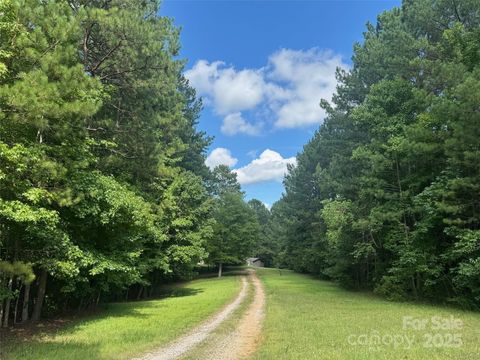 Single Family Residence in Clover SC 316 C E Stewart Road.jpg