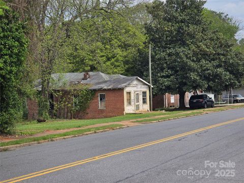  in Gaffney SC 530 W Frederick Street.jpg