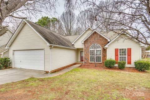 Single Family Residence in Rock Hill SC 4648 Madeline Drive.jpg