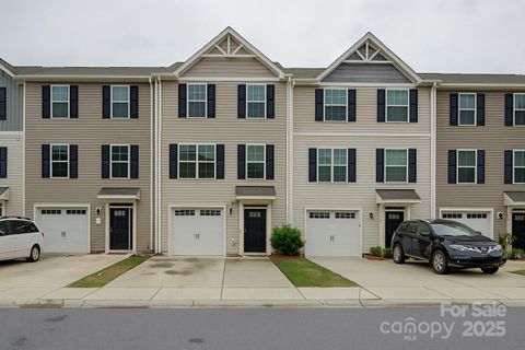Townhouse in Fort Mill SC 954 Taybyn Road.jpg
