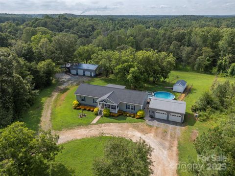 Single Family Residence in Forest City NC 178 Star Trail Drive.jpg