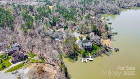  in Tega Cay SC 11055 Holiday Cove Drive.jpg