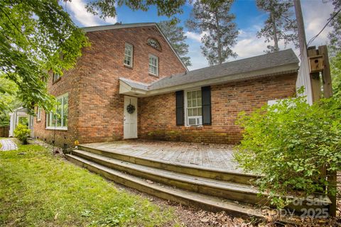 Single Family Residence in Lancaster SC 1010 Forest Drive 9.jpg
