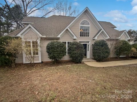 Single Family Residence in Fort Mill SC 12064 Spinnaker Drive.jpg