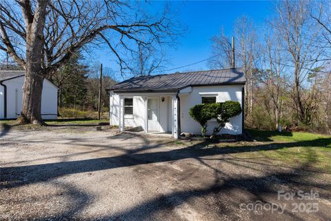  in Hendersonville NC 28 Bass Lane.jpg