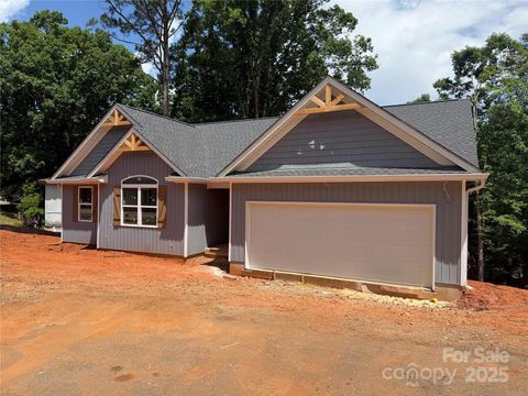 Single Family Residence in Tega Cay SC 2027 Marquesas Avenue.jpg