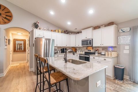 Single Family Residence in Heath Springs SC 2737 Bobcat Road 14.jpg