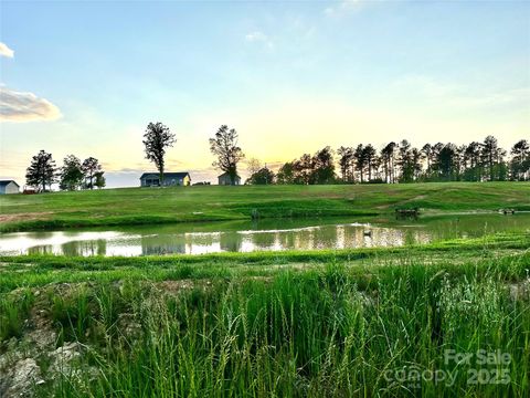 Single Family Residence in Heath Springs SC 2737 Bobcat Road 38.jpg